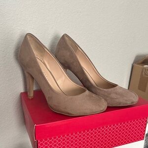 Kelly & Katie Classic Brown Heels
